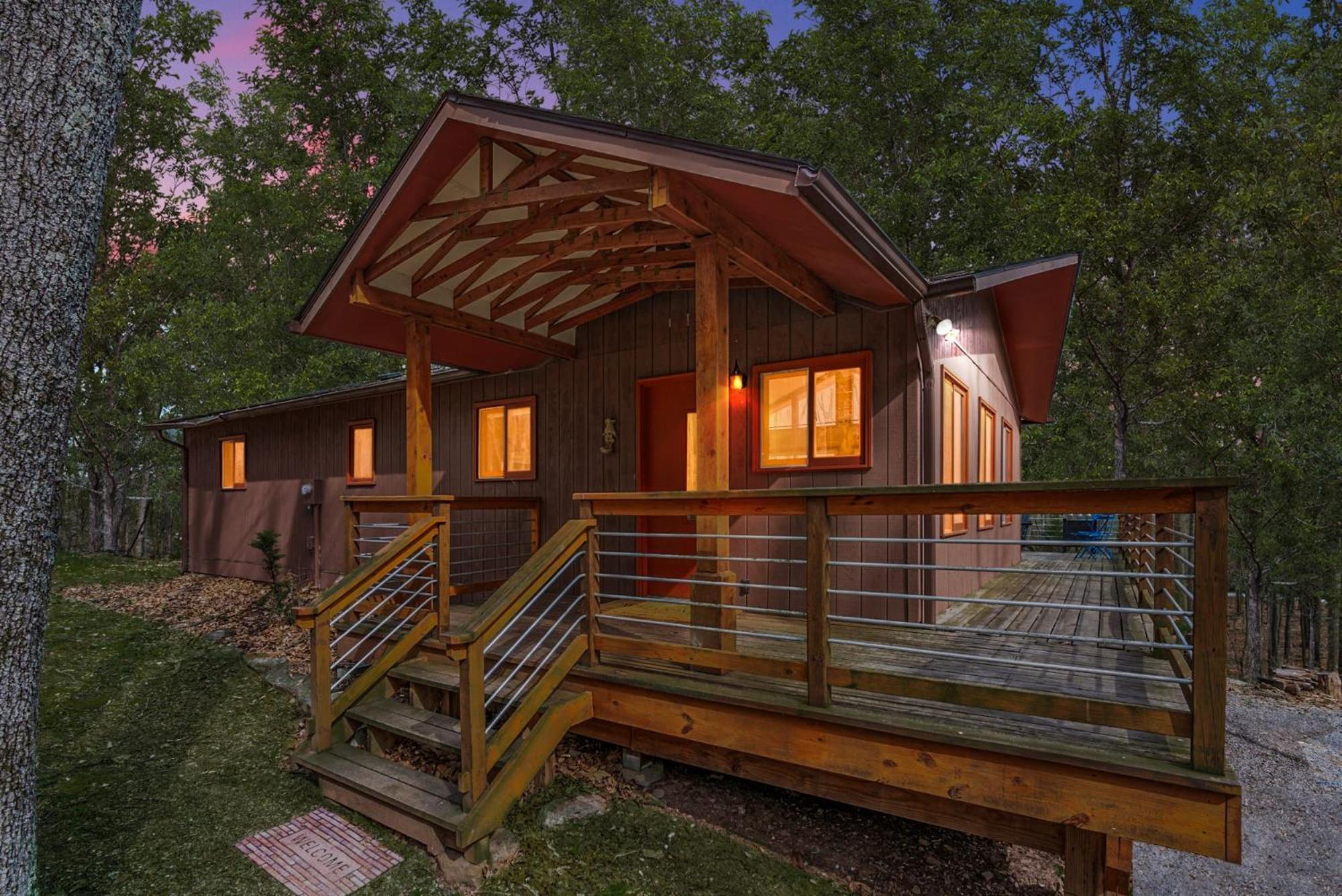 Chalet W Hot Tub, Large Deck, Grill, & Fast Wifi Berkeley Springs Exterior foto