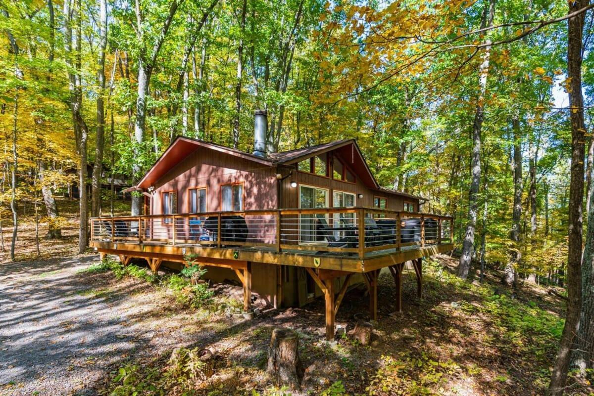 Chalet W Hot Tub, Large Deck, Grill, & Fast Wifi Berkeley Springs Exterior foto
