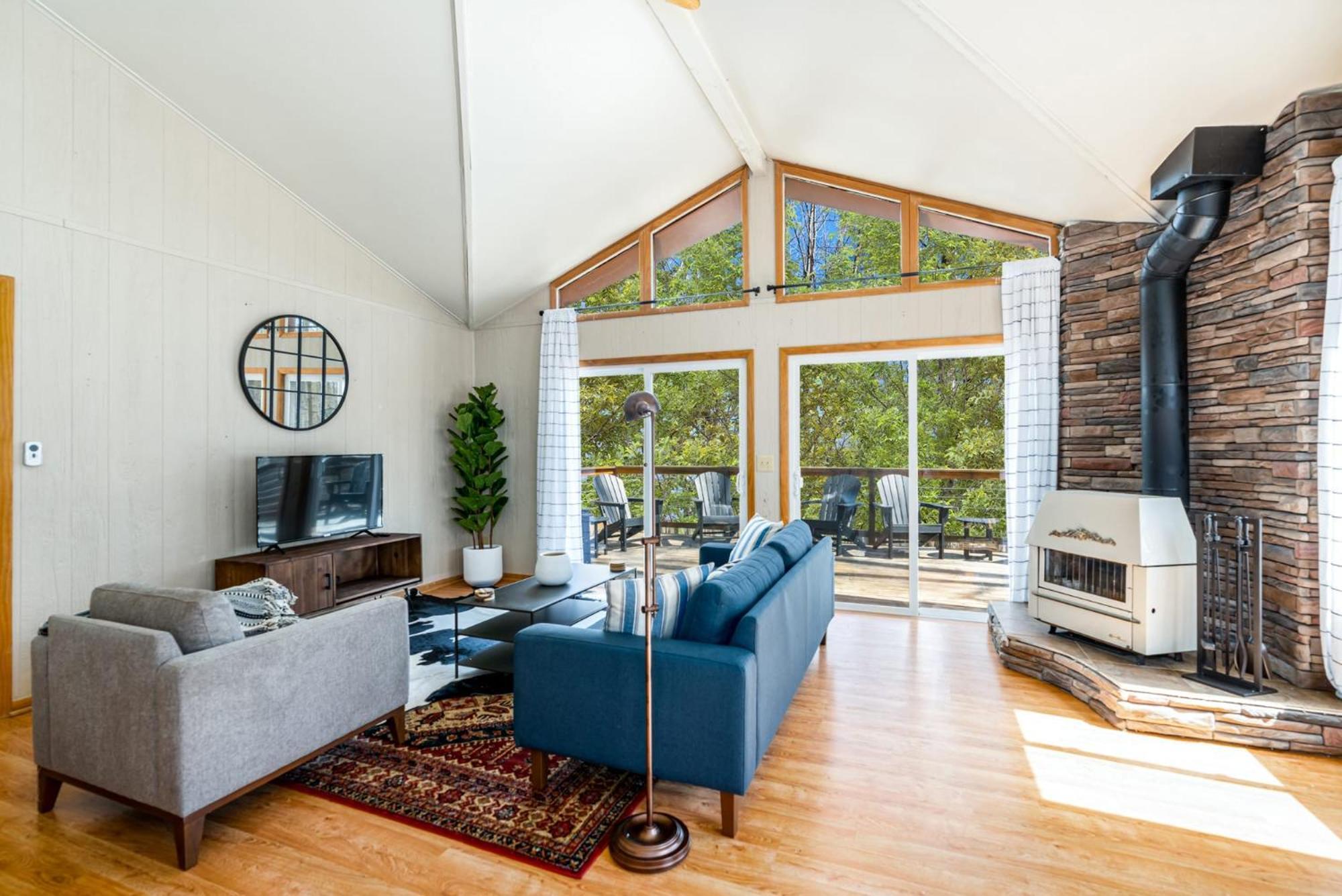 Chalet W Hot Tub, Large Deck, Grill, & Fast Wifi Berkeley Springs Exterior foto
